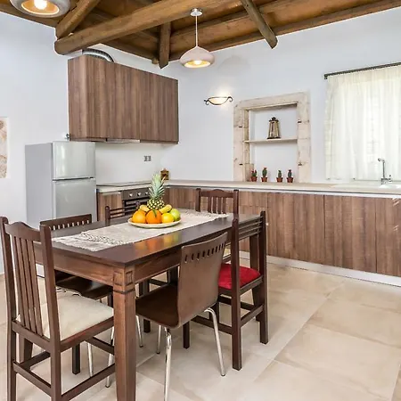 Callisto- Elegant Restored With Pool